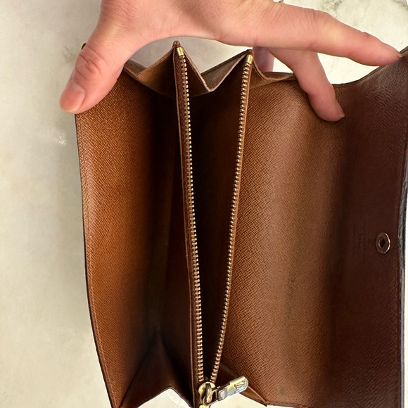 Louis Vuitton Sarah Monogram Wallet - Picture 6 of 13